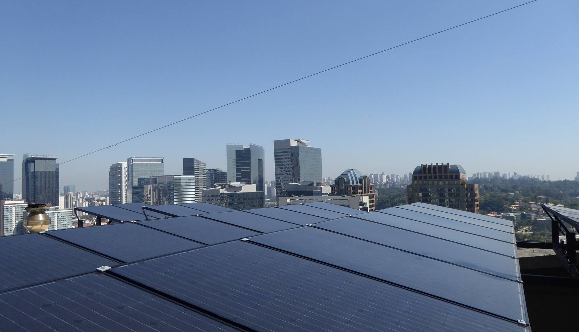 Hotel Brasilien 2 2Power Warmwasserunterstützung für ein Hotel in Brasilien.